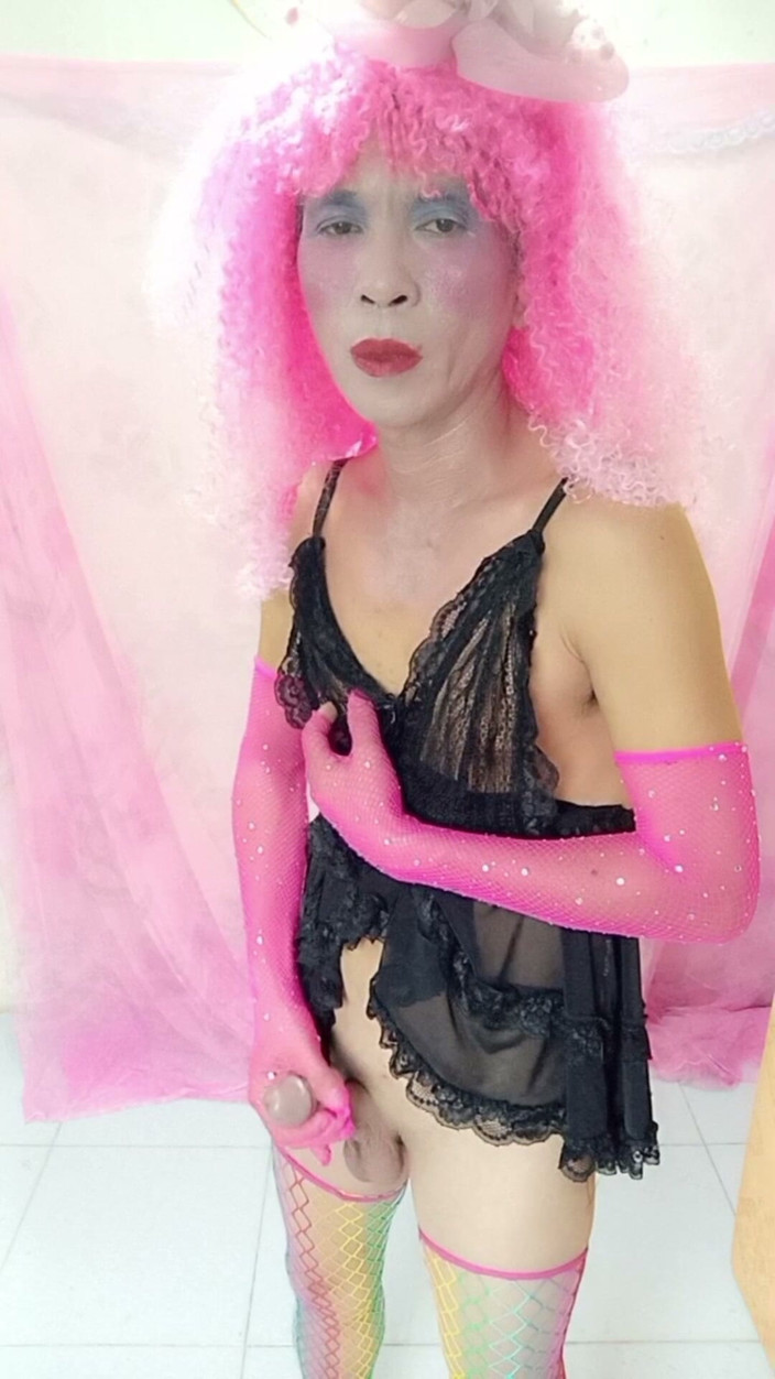 nguyen dang thien tri: Oanh le transgender seksi kıyafetler giyiyor ve yarağını bıçaklıyor