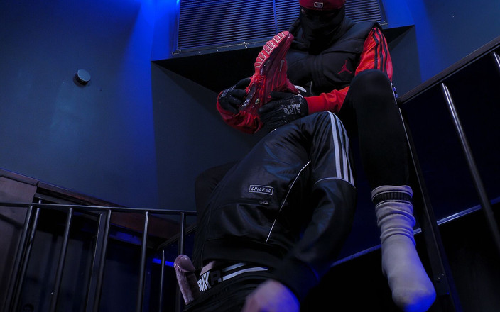 Project Y studios: Sniffing Sub