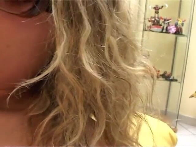 Don't say a word: La mia sorellastra sembra preferire la figa della mia ragazza