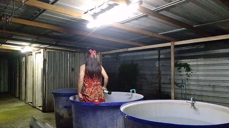 Fampfy Nana: Prosím, pomozte mi otřít záda.