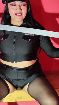 The Policewoman Gives Her an and She Ends up Squirting