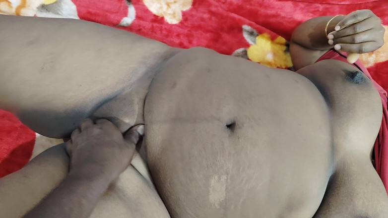 Santhi89: Tamil ateşli süper ev hanımı yatakta sikişiyor