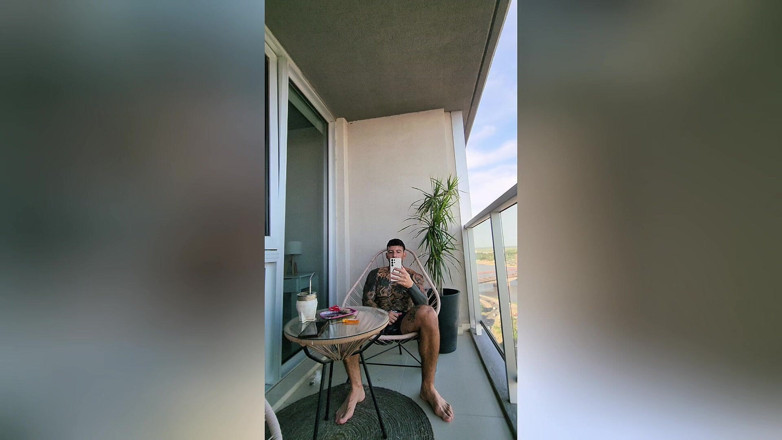 Sweet Anderson: Morbo on the Balcony: Mamada, Sex Standing on the Railing...