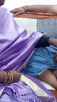 Cô vợ Tamil quyến rũ machan đút sâu vào cổ họng của cô ấy làm tình kiểu chó mạnh bạo