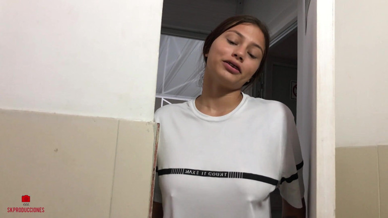 Stefanysex: Horny Stepsister Discovers Me Masturbating in the Bathroom and Helps...