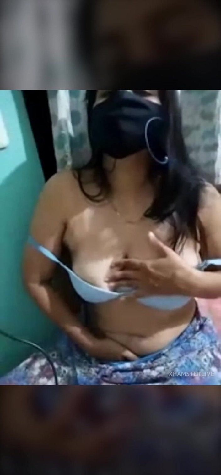 Indiandesiriya: Hot Desi MILF Doing Live Show Boobs Pressing