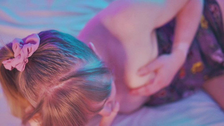 Jolie Lyon: Ibu tiri Dapat Awak Fleshlight Baru