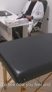 Echter Urologe führt eine anal untersuchung durch und heilt sie mit seinem penis in ihrem anus
