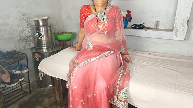 Pyaripooja22: Adik ipar baru abang iparnya waktu lagi istirahat di kamar