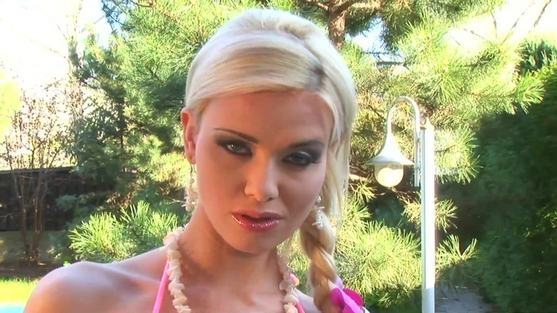 Solo's Addiction: Blonde Badane gets horny in front of the old man...