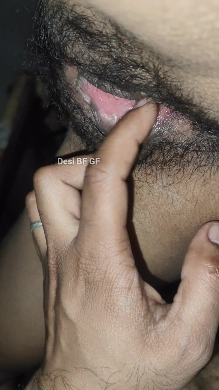 Manoj12015: Sání chlupaté krémové růžové kundičky mé přítelkyně a hraní s...