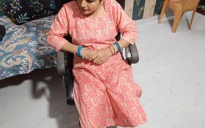 Pyaripooja22: हॉट देसी भारतीय लड़की अपने प्रेमी के साथ घर के बने सेक्स का आनंद ले रही है।