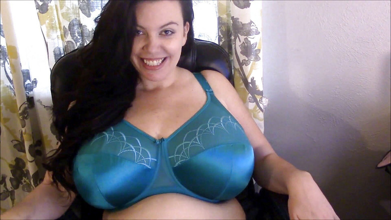 Lovely Lilith: Du denkst, ich bin eine d-cup