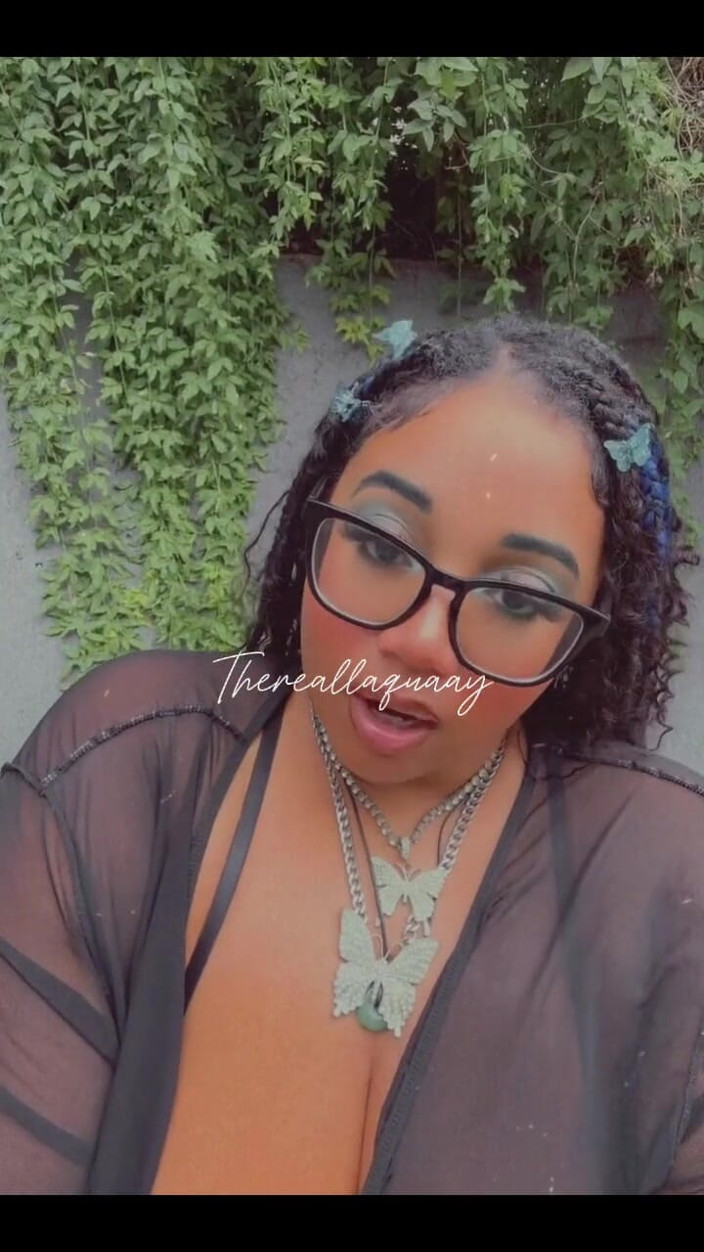Biggdebbie solo: Biggdebbiecakez Being a Freak in Nature