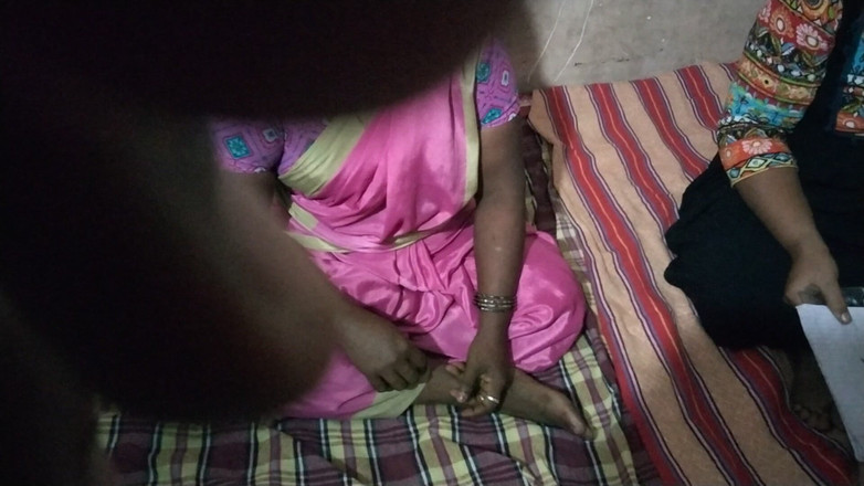 Tamil lesbian: Lässiges reden nach dem sex