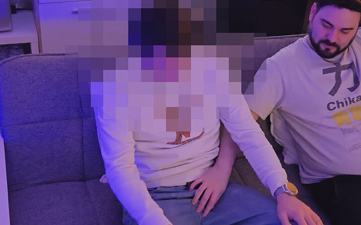 AntoGoesHunting: 年轻的直男水管工在空闲时间过来，被我吸吮，我射在他的大腿上