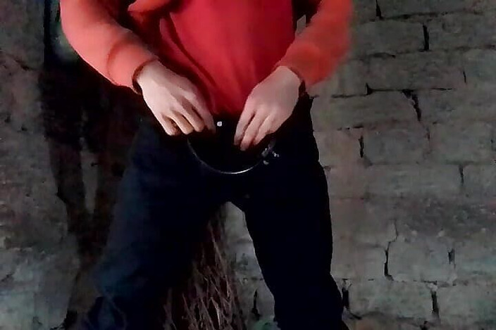 Gangbang straight: Masturbarsi nello spogliatoio per sunny leone