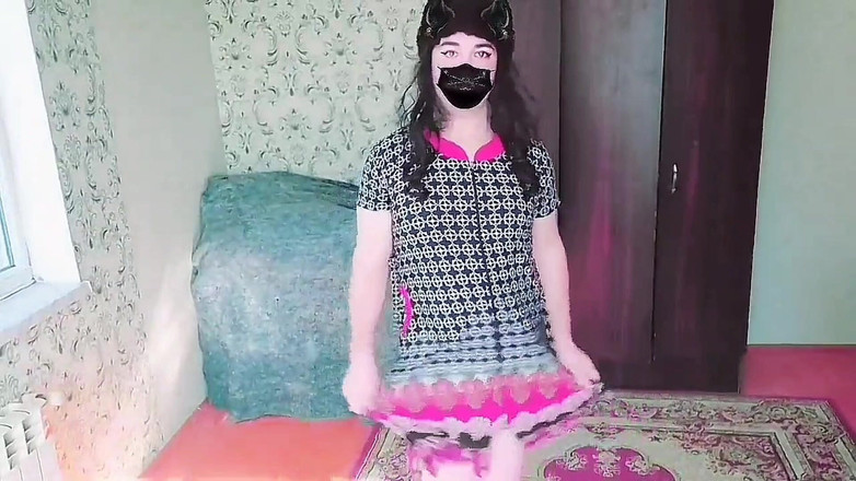 Kitty_Cross: Stunning Crossdresser with Big Booty Teasing Like a Queen