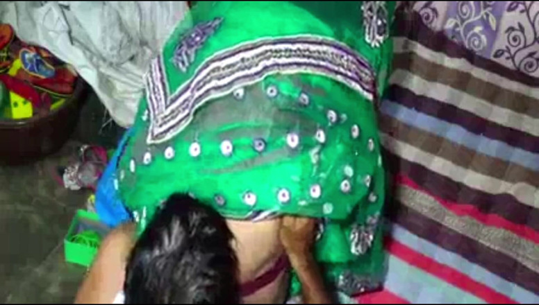 Riyadesi18: 義父が嫁を犯した 汚い義父は後ろから嫁を犯した。義父がヤング・ドーと性交