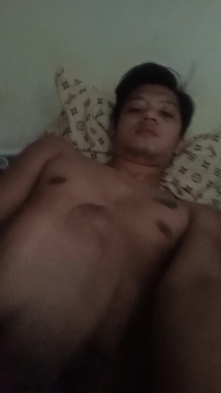 Rent A Gay Productions: Kraken - Азиатский юный паренек-гей дрочит в его постели после того, как проснулся