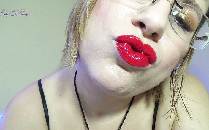 Morrigan Havoc: Lipgloss &amp;amp; red lipstick