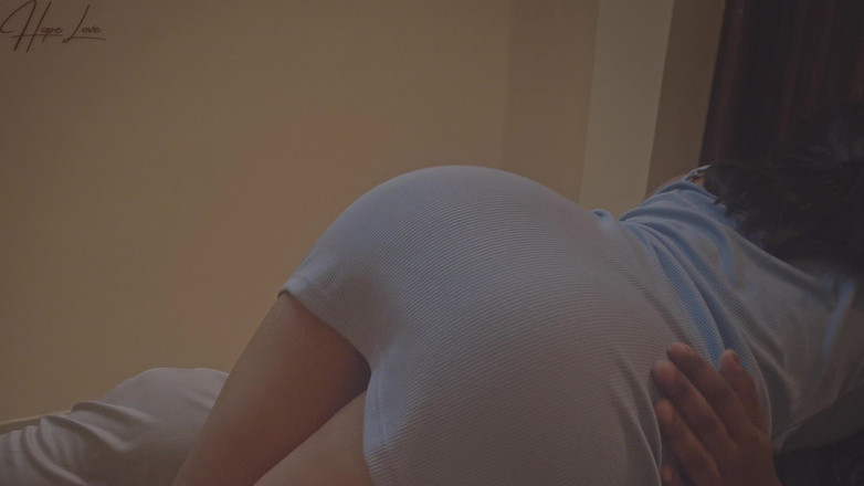 Hope Love: Soția își lasă soțul acasă pentru a călări o pulă neagră