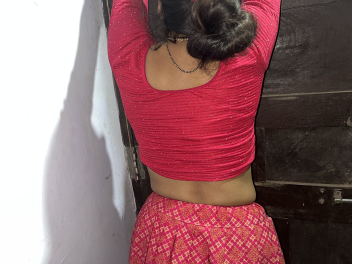 Ritu: Desi vesnická velká sestra ošukaná nevlastním bratrem