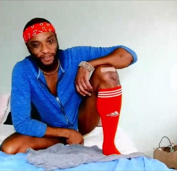 Kennie Jai: Sexy honění ve žlutém jocku!
