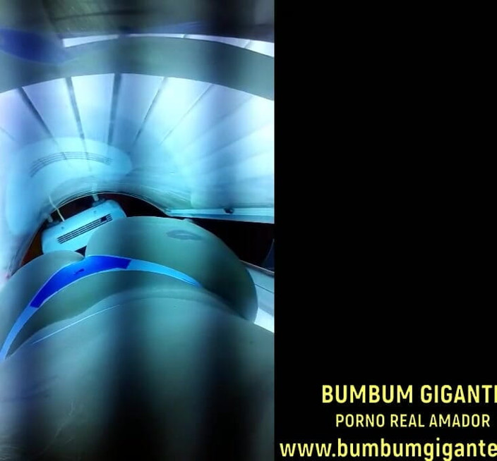 Camargo Hotwife: In the tanning machine showing off