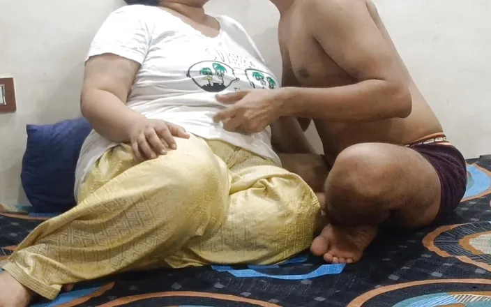 SameerPhunk: Desi BBW Chubby Bhabhi Sitting on Face and Getting Fucked...