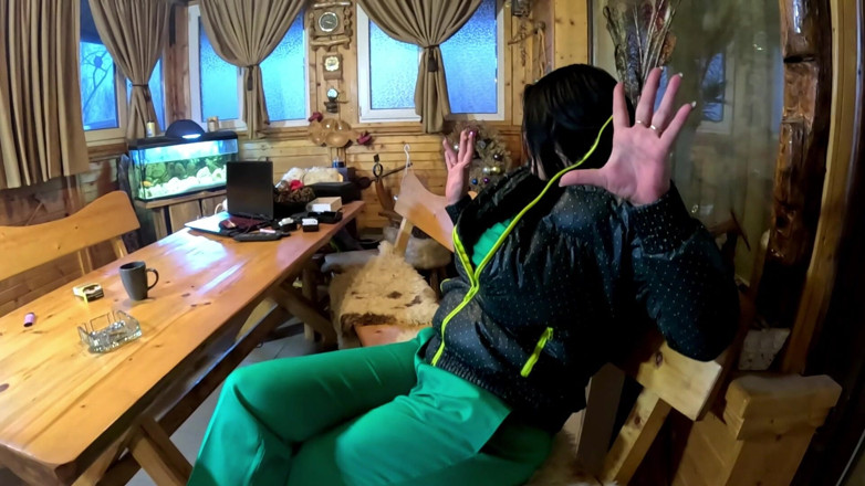 MilfyCalla: Green Downjacket tachinare fumat, umilință și joc dezordonat cu spermă