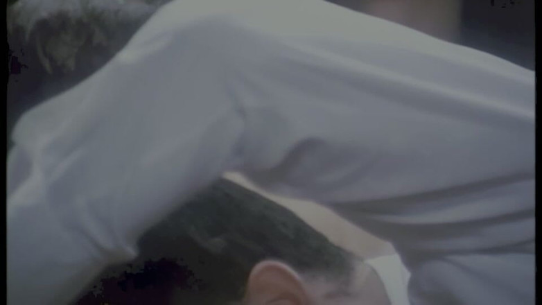 pornitaliangraffiti: 莎拉·杨伯爵夫人胸部上沾了精液