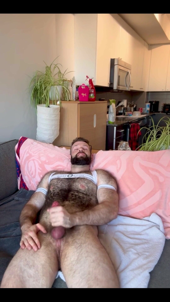 BeefyCanuck: The Duality of Wanting to Be Breed and Be Bred