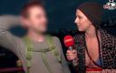 EroCom: Незнакомца сняли для секса с тинкой на уличном кастинге
