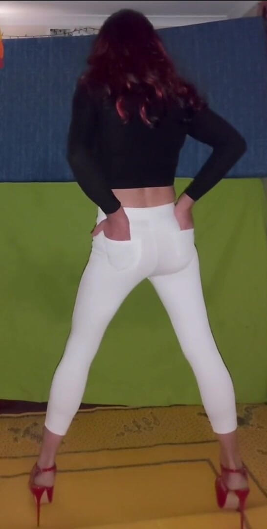 Lizzaali: Pantaloni elastici bianchi