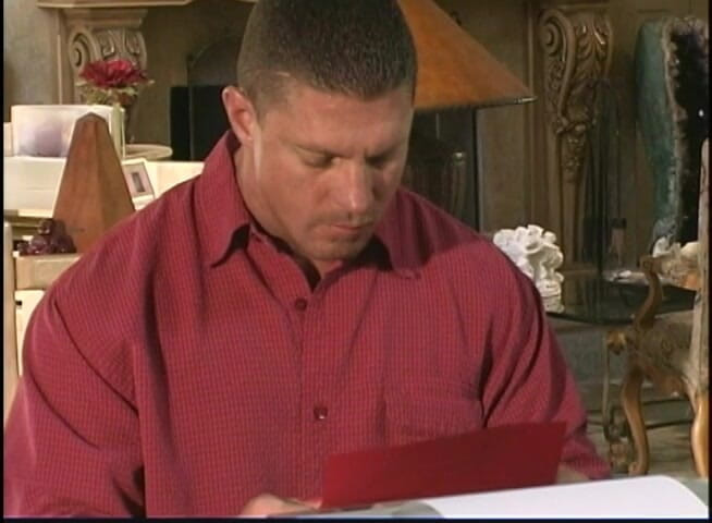 Solo Sensations: Cewek kesepian rambut pirang dengan toket aduhai lagi asik masturbasi...