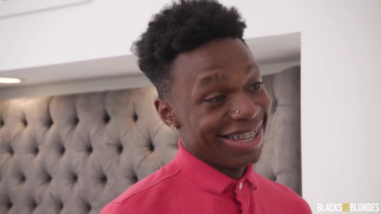 Blacks On Blondes: Blacksonblondes - ángel apreciando grandes pollas
