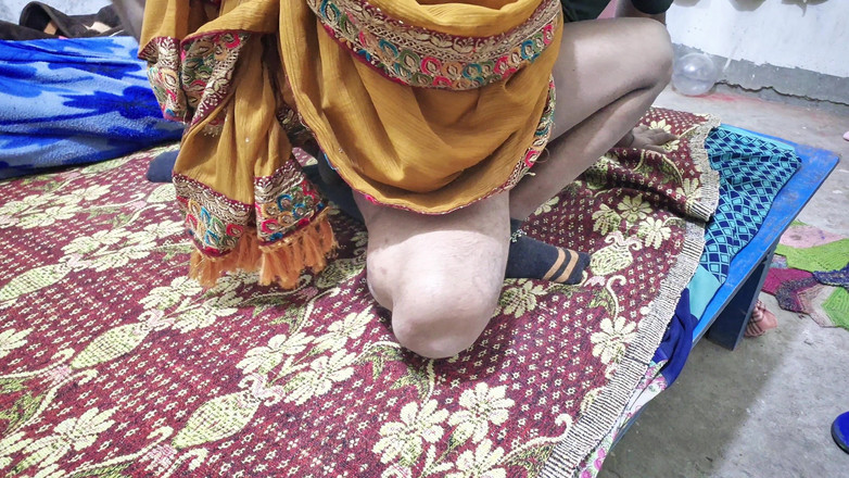 DesiBurChudai: インドのデシセクシーなバービーがテアールの夫とセックス