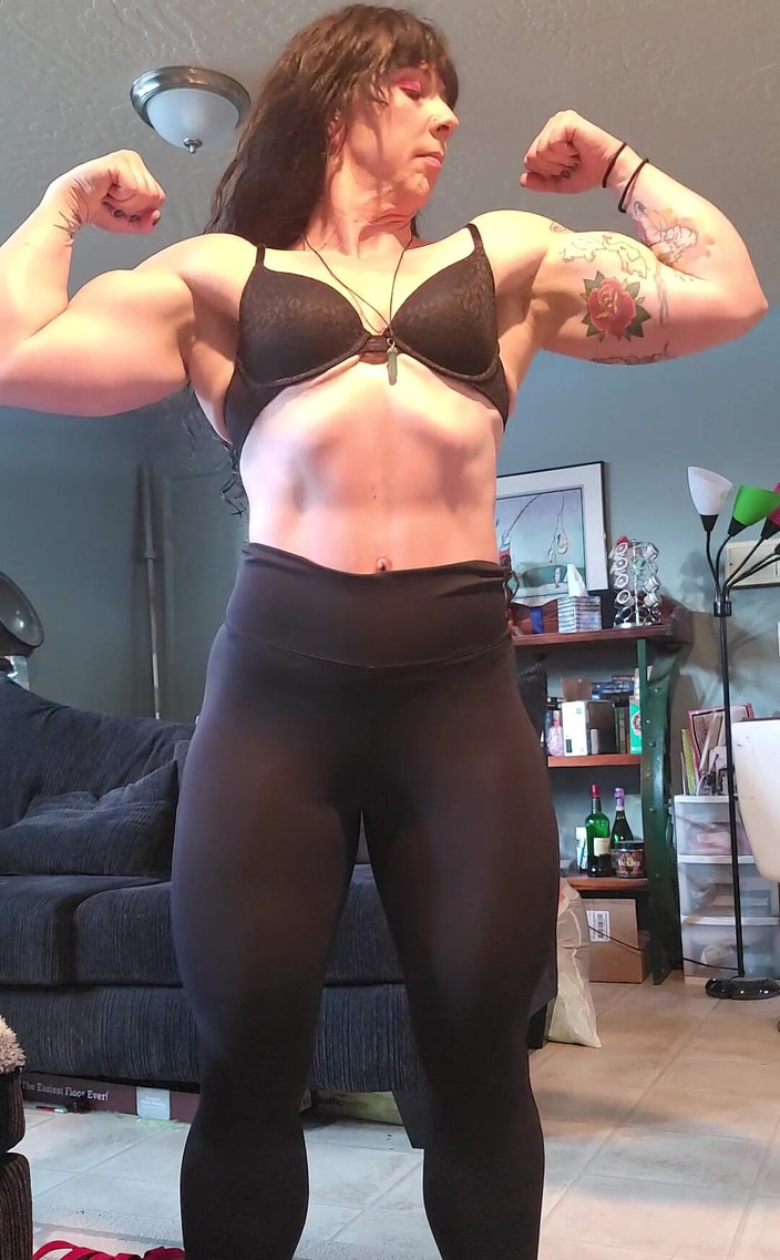 Ecko Belle: 当我今天早上准备上班时，稍微灵活一点，你能告诉我我喜欢我的腹肌吗？