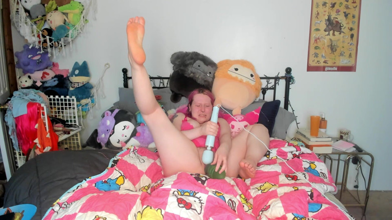 Lori Critter: Intense Fantasy Dildo Orgasms
