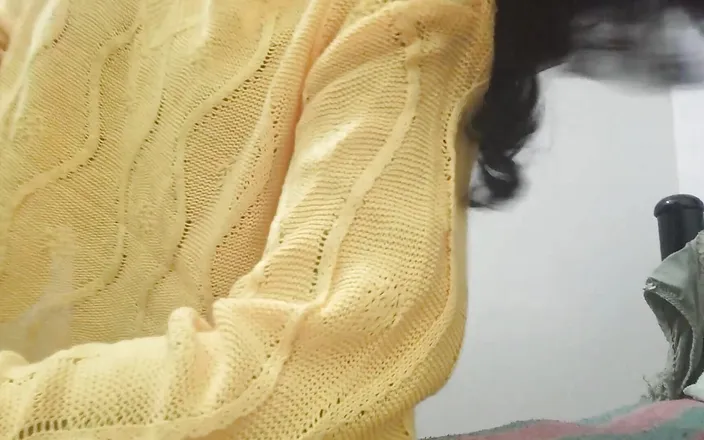 desigirl93: Desi Girl Showing Her Boobs and No Masturbating.