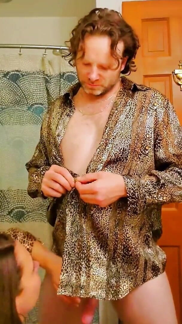 Satin Fetish King: Italienische milf in leopardendruck satin lutscht und fickt session
