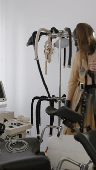 Rubber-Mistress prepares the Clinic for Examination