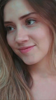 L’entretien avec Sarta Blonde se termine par un orgasme