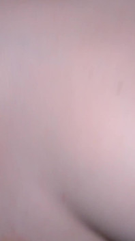 La mujer de mi amigo me folla, engañando a su marido mientras él está fuera