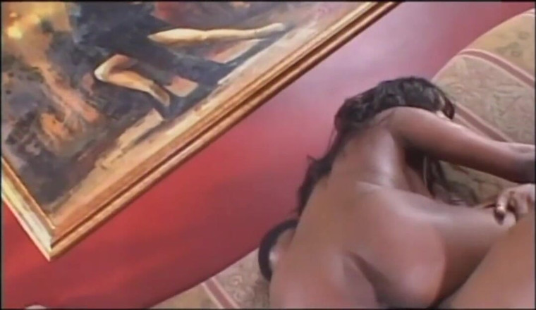 Black Sinner: Sensational ebony babe gets facial
