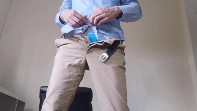 Rafael Torreano: Полное стрип-шоу и дрочка с огромным камшотом