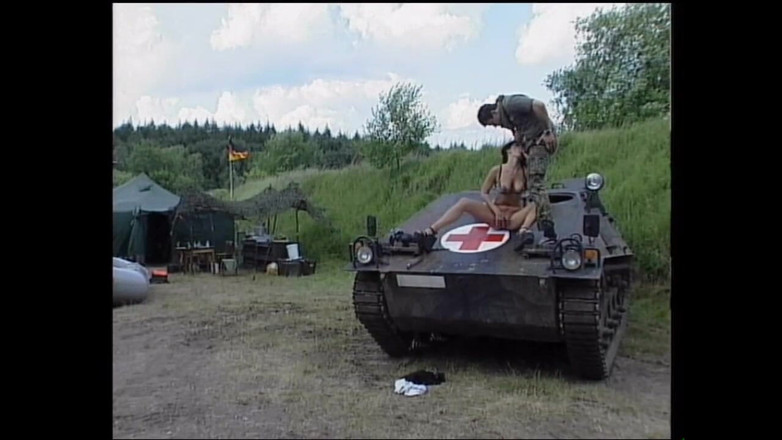 Purzel Official: Вона була задоволена сексом з незнайомцем з великим членом