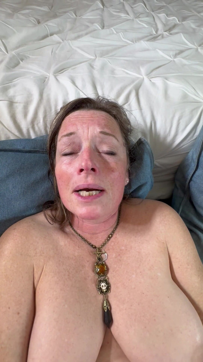 Bonewizzard69: 큰 젖탱이의 Bonemaiden 솔로, 제발, 자지 필요해