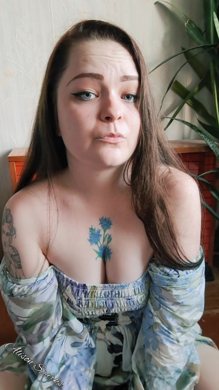 Alison Sparks: POV: Jeżdżę na twoim kutasie w ładnej sukience ...